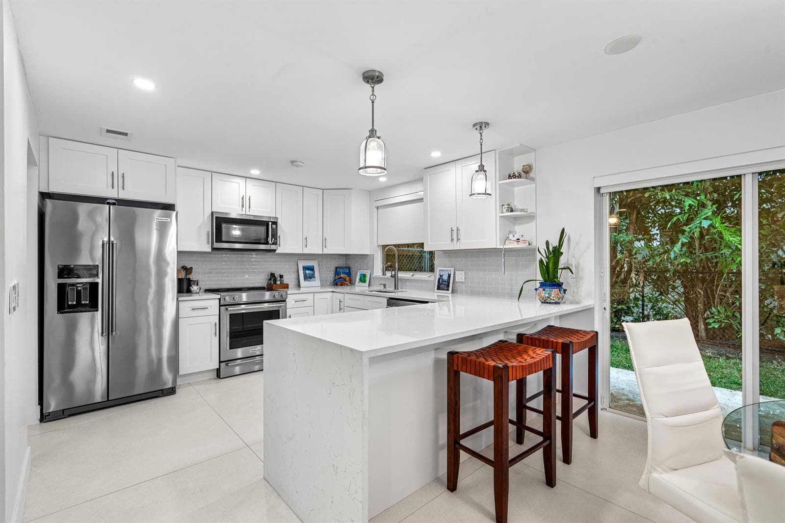 mls_KITCHEN_LEFT_DT