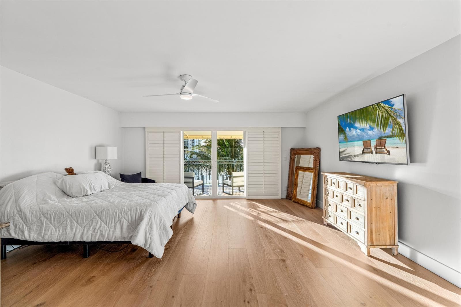 mls_PRIMARY_BEDROOM_STRAIGHT_DT