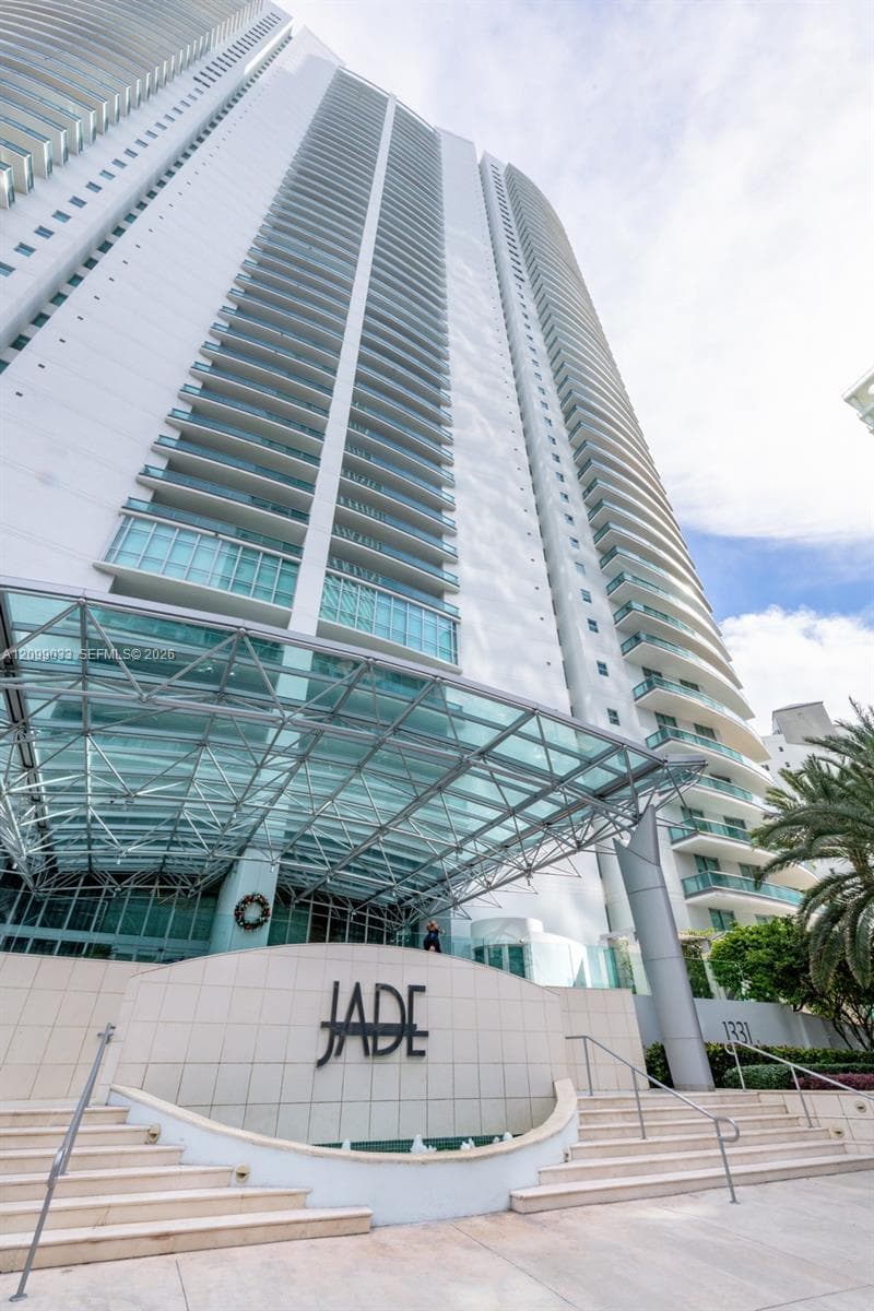 Jade Brickell · #606 in Miami - Photo 22