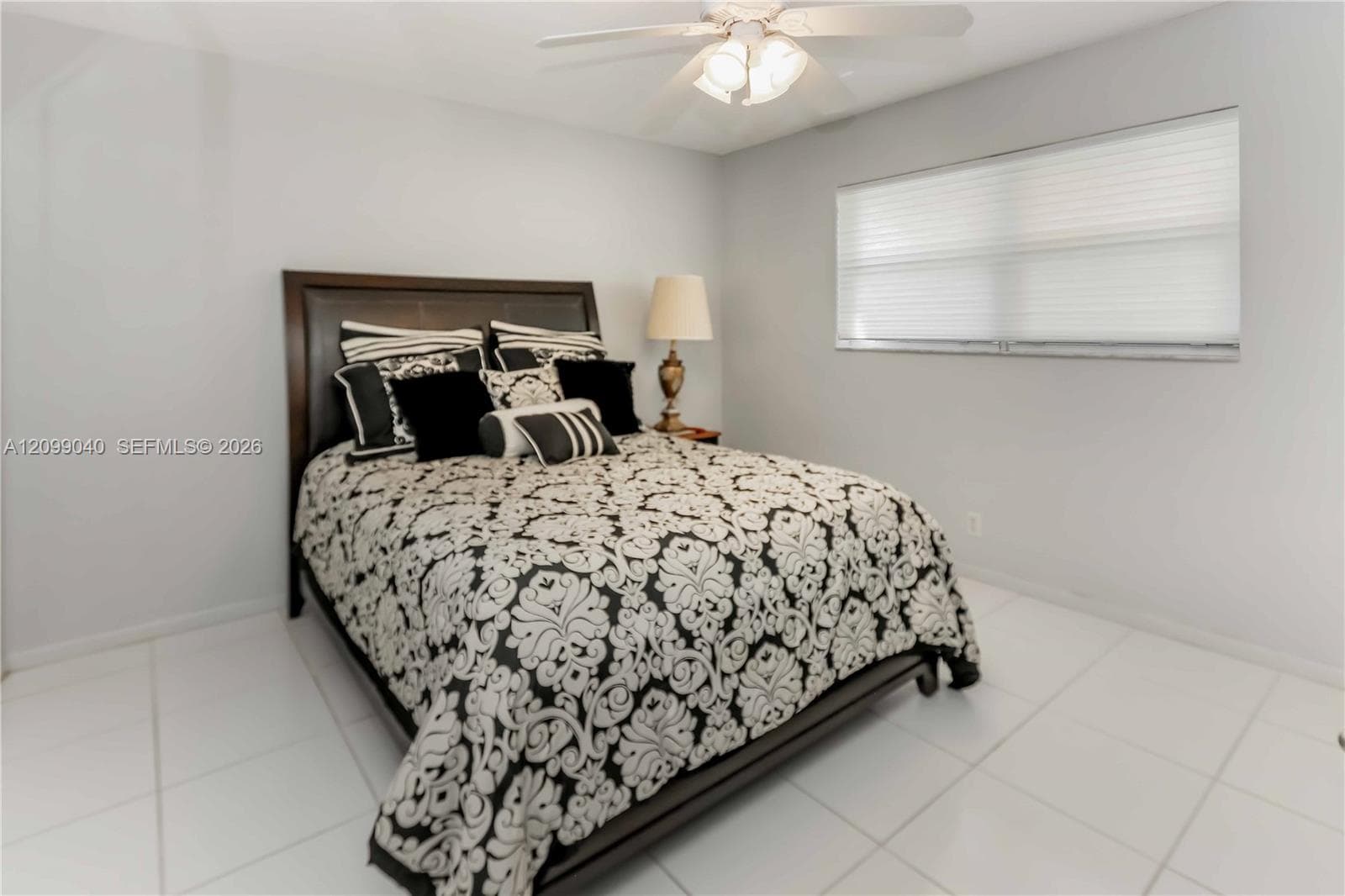 CRYSTAL COURT MANOR · #1A in Hollywood - Photo 13