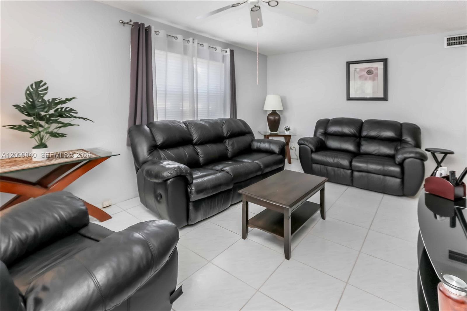 CRYSTAL COURT MANOR · #1A in Hollywood - Photo 5