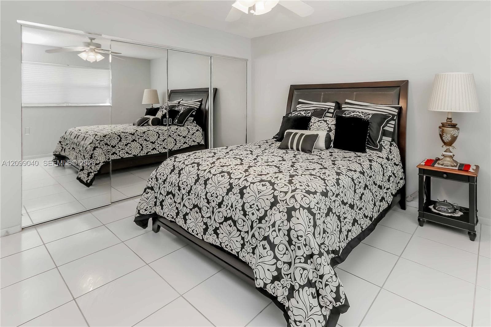 CRYSTAL COURT MANOR · #1A in Hollywood - Photo 14