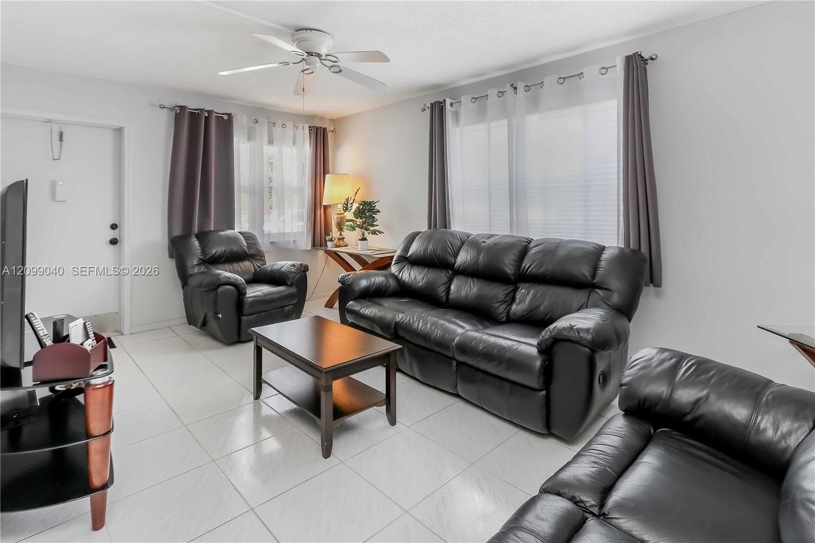 CRYSTAL COURT MANOR · #1A in Hollywood - Photo 8