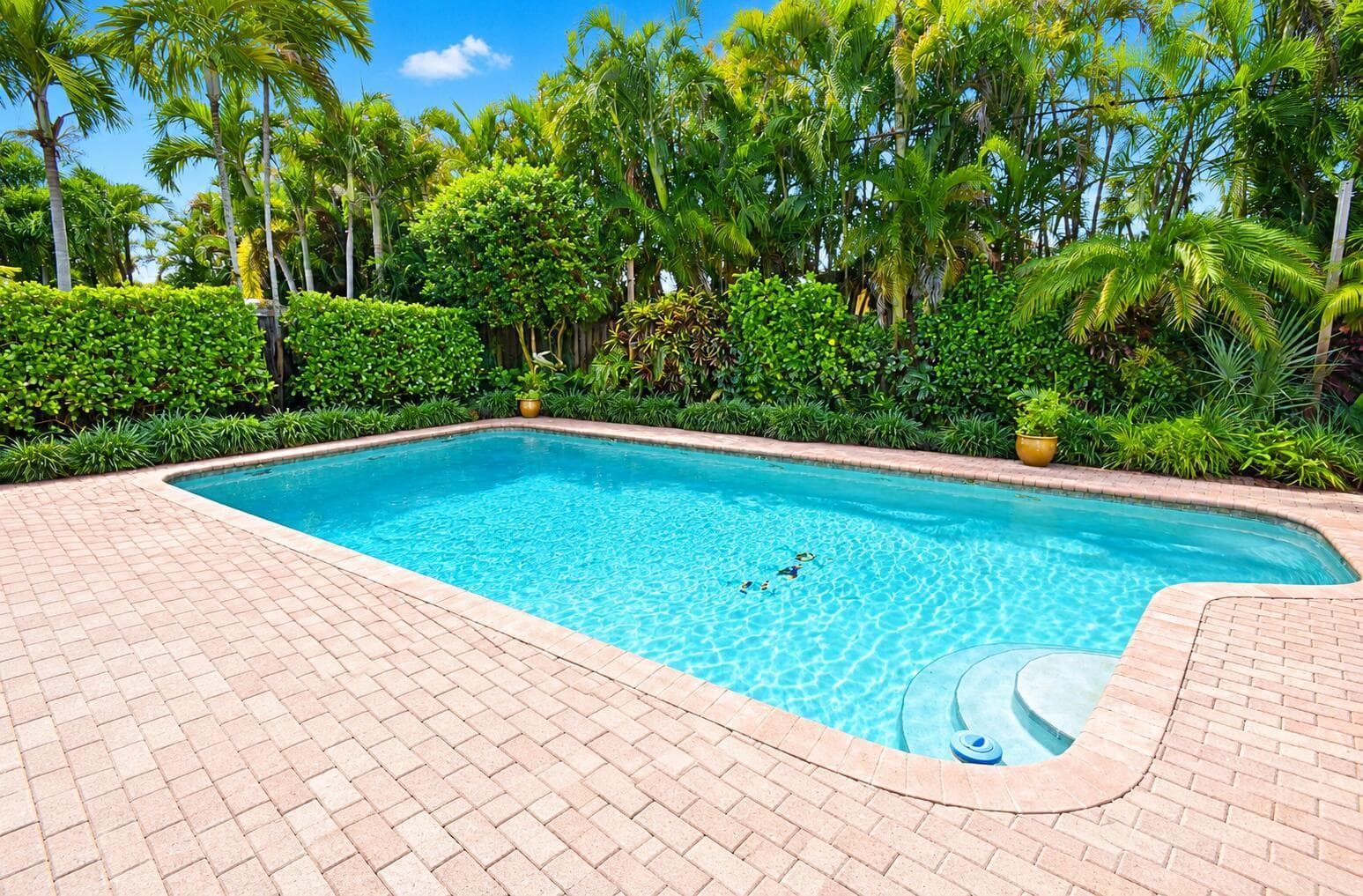 112 Highland Ln - Pool
