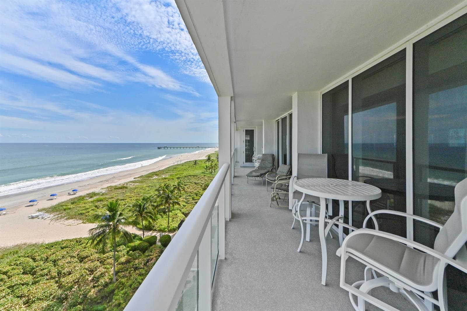 OCEANFRONT Balcony