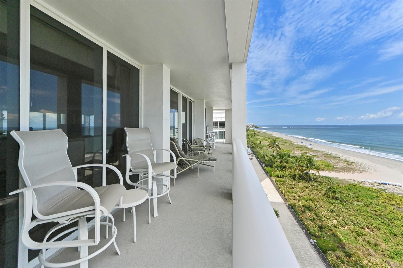 OCEANFRONT Balcony