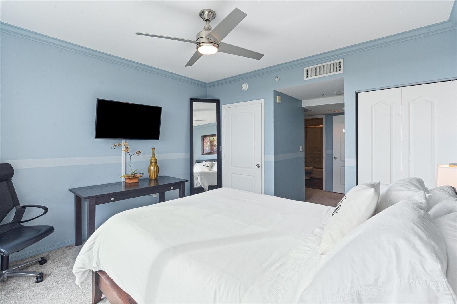 16-110 N Federal Hwy #1214 Ft. Lauderdal