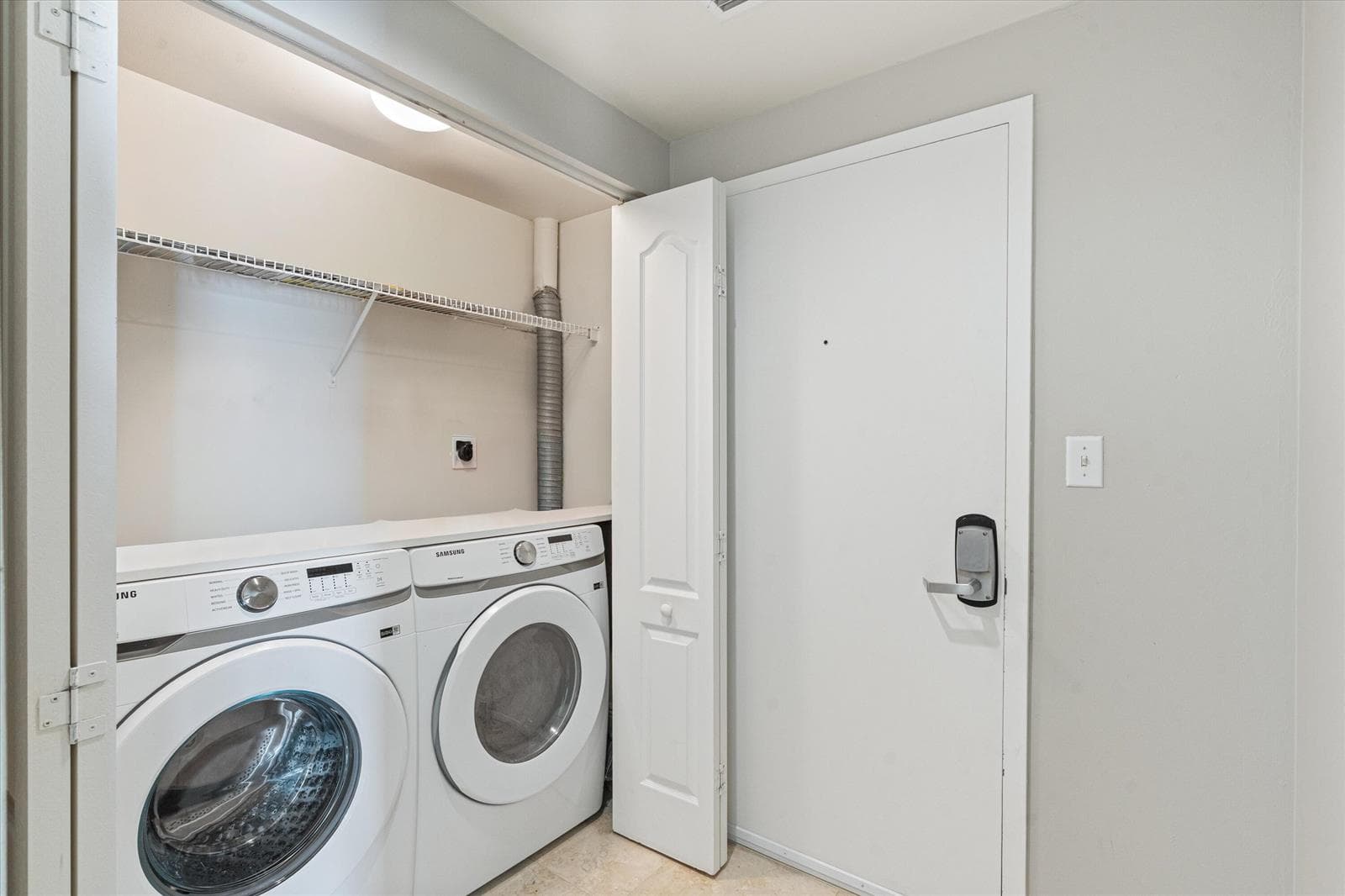 23-110 N Federal Hwy #1214 Ft. Lauderdal