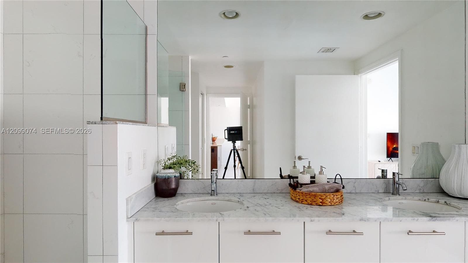 500 Brickell East · #3405 in Miami - Photo 20