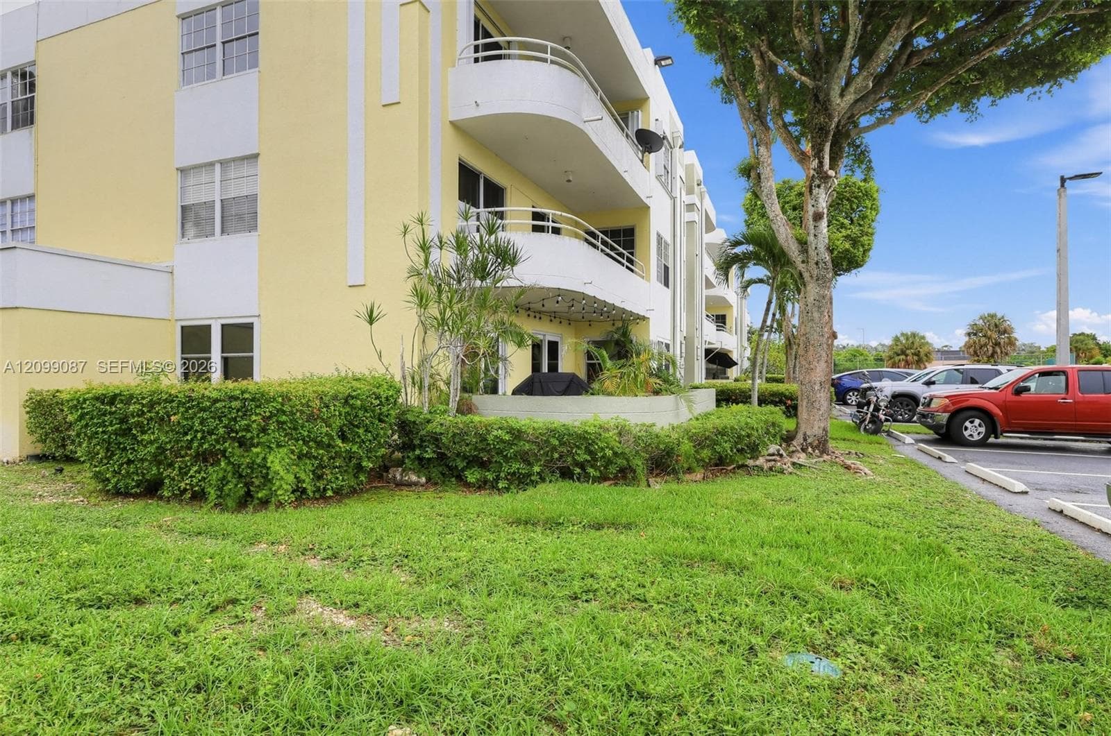 Palm Cove Condominium · #301 in Miami - Photo 2