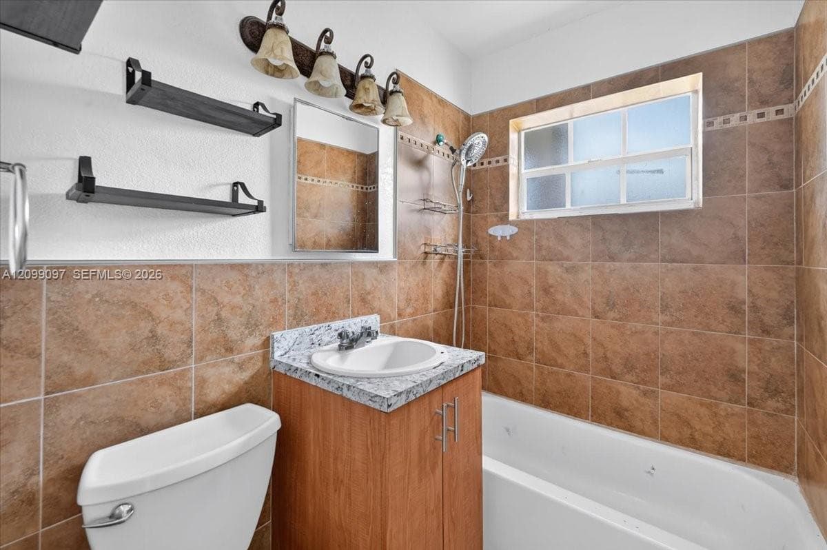 2885 NW 155th Ter photo 13