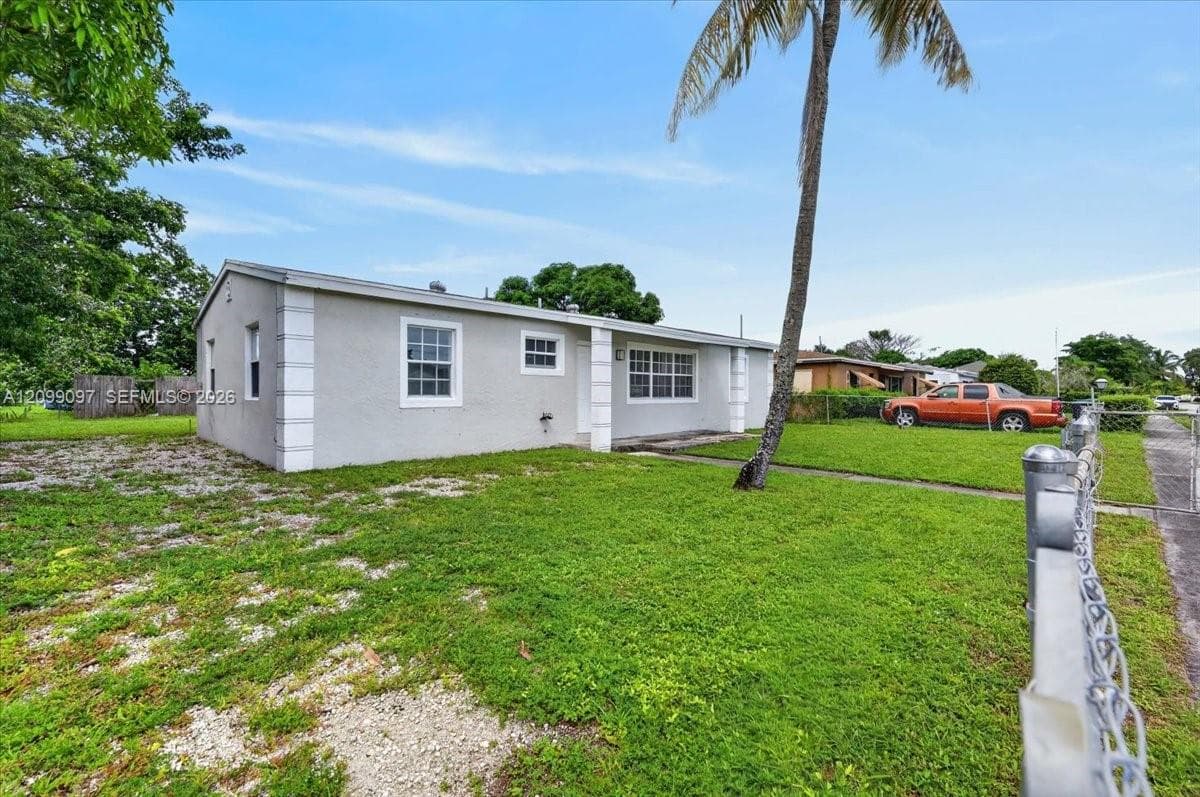 2885 NW 155th Ter photo 3