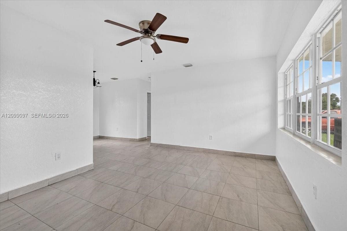 2885 NW 155th Ter photo 5
