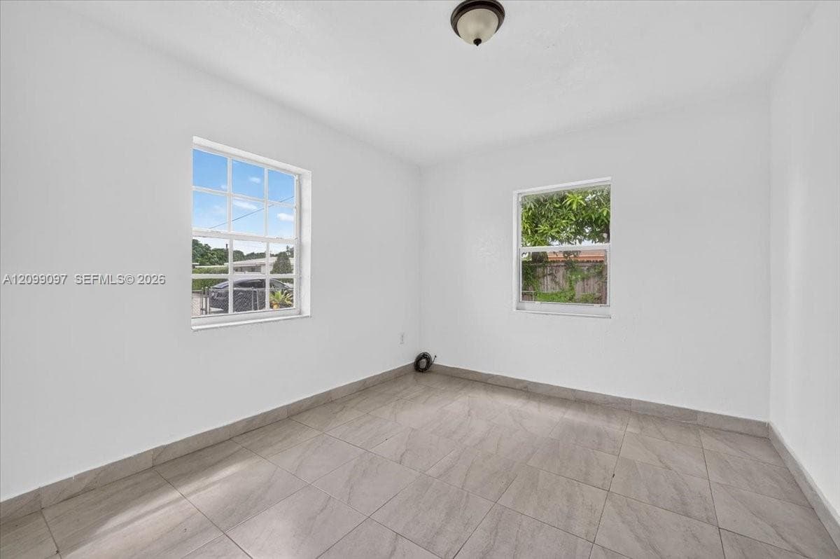 2885 NW 155th Ter photo 10