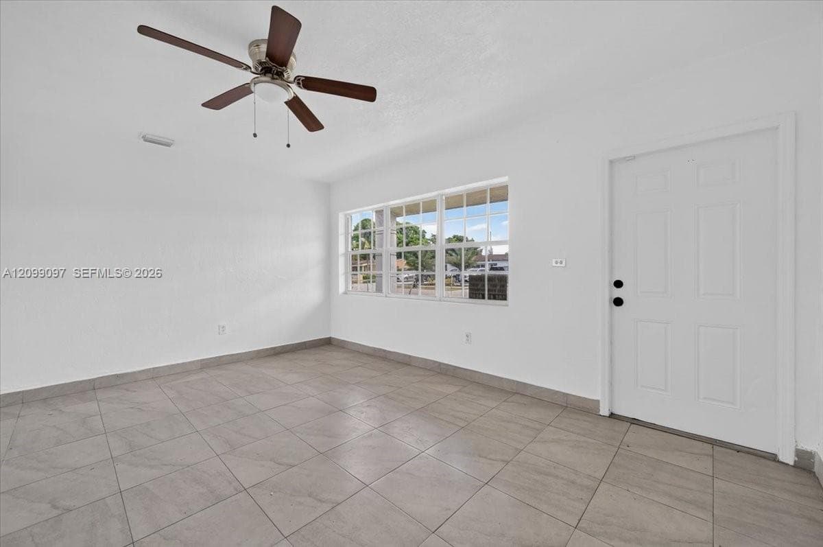 2885 NW 155th Ter photo 8