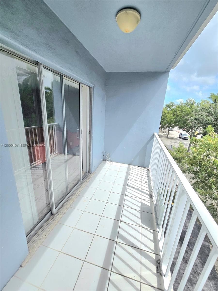 Haifa Condo · #301 in North Miami Beach - Photo 16