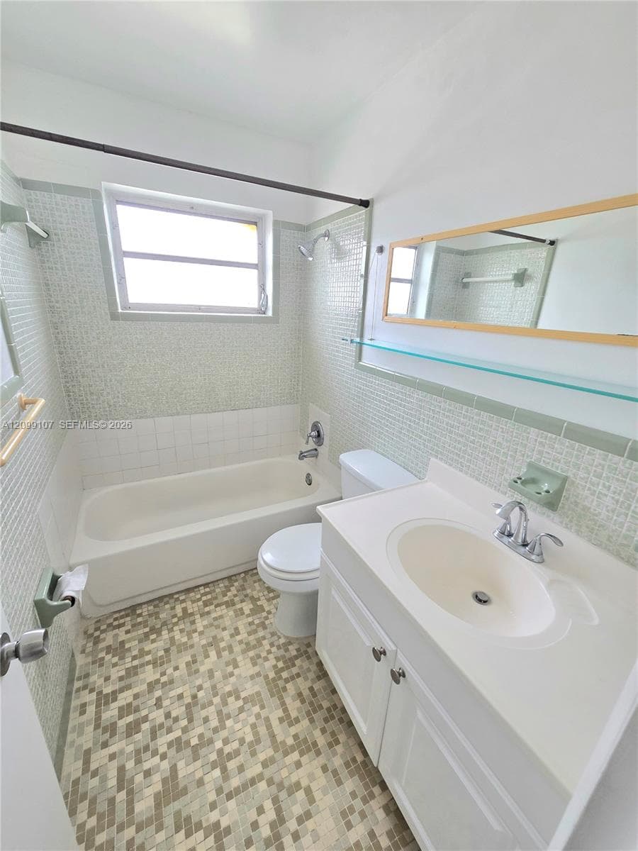Haifa Condo · #301 in North Miami Beach - Photo 9