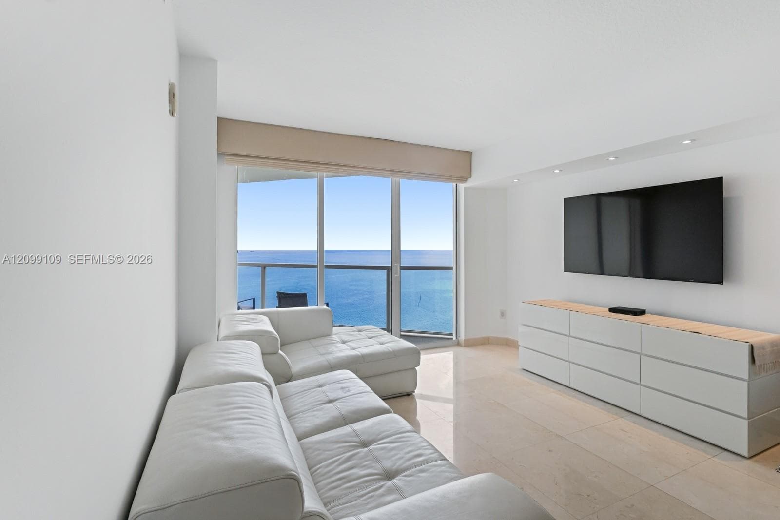La Perla · #3301 in Sunny Isles Beach - Photo 7