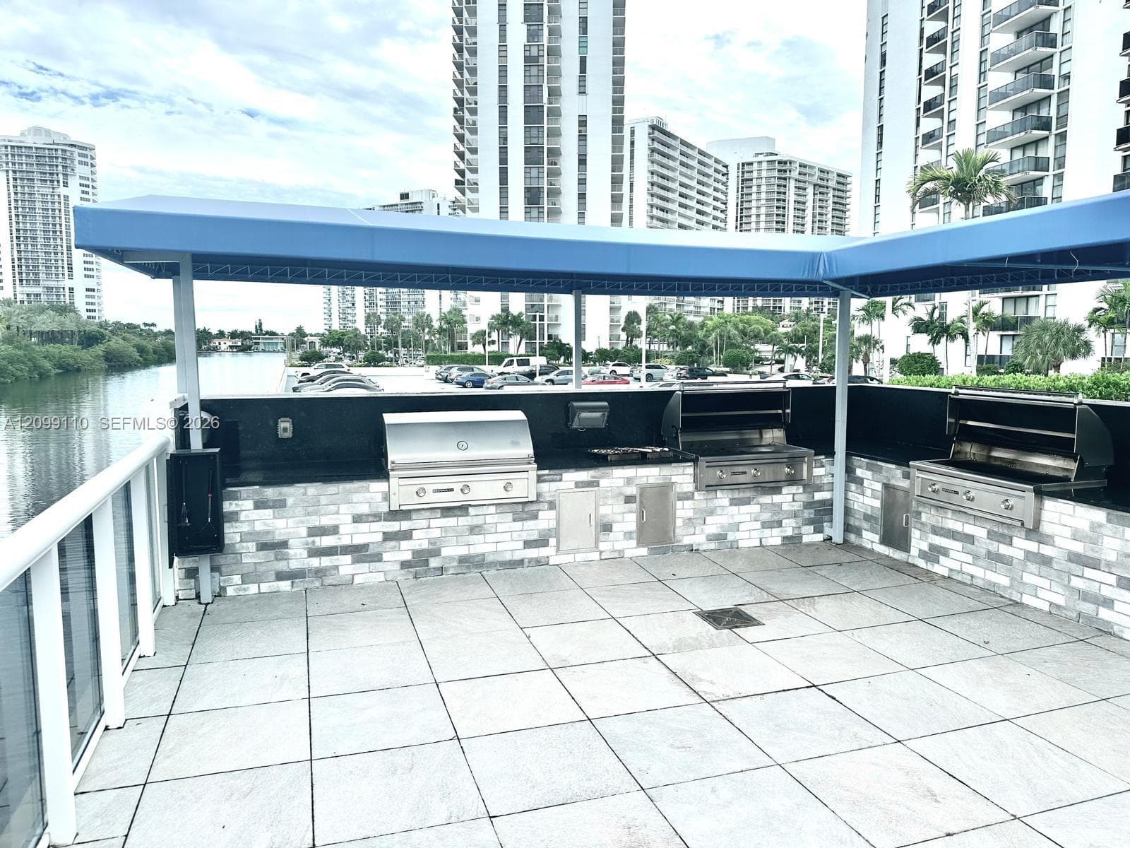 BAR B Q