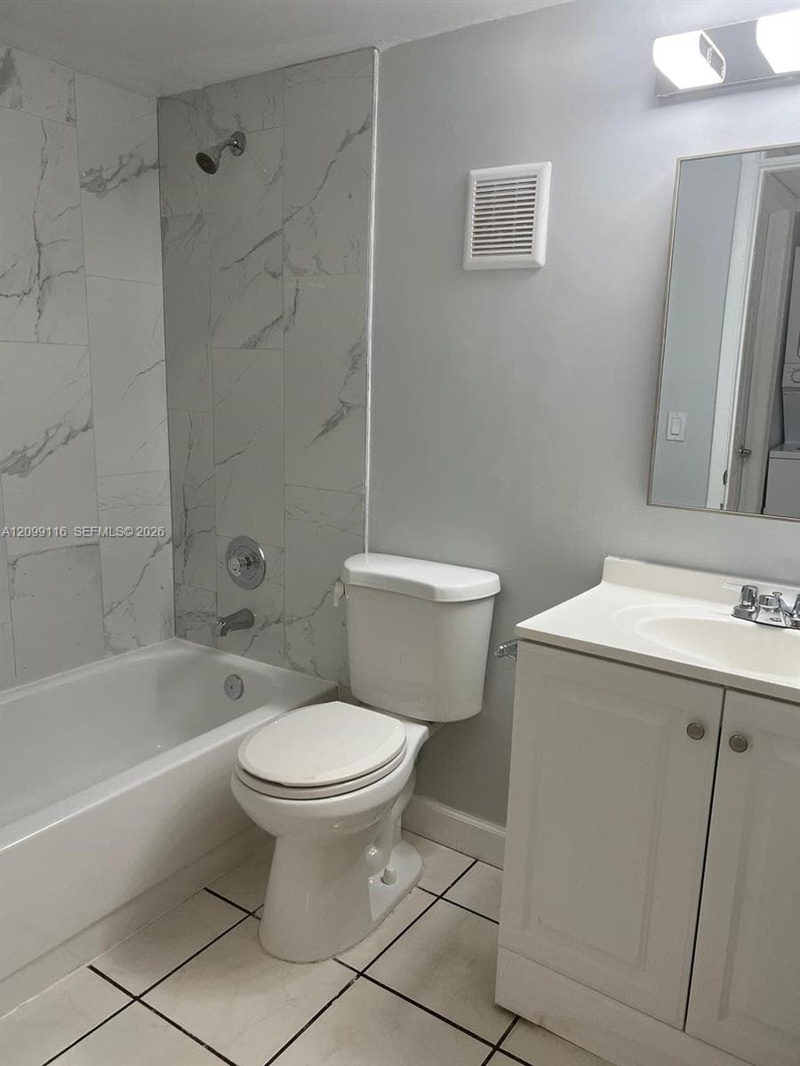 LAGO GRANDE CONDO THREE C · #41-101 in Hialeah - Photo 23