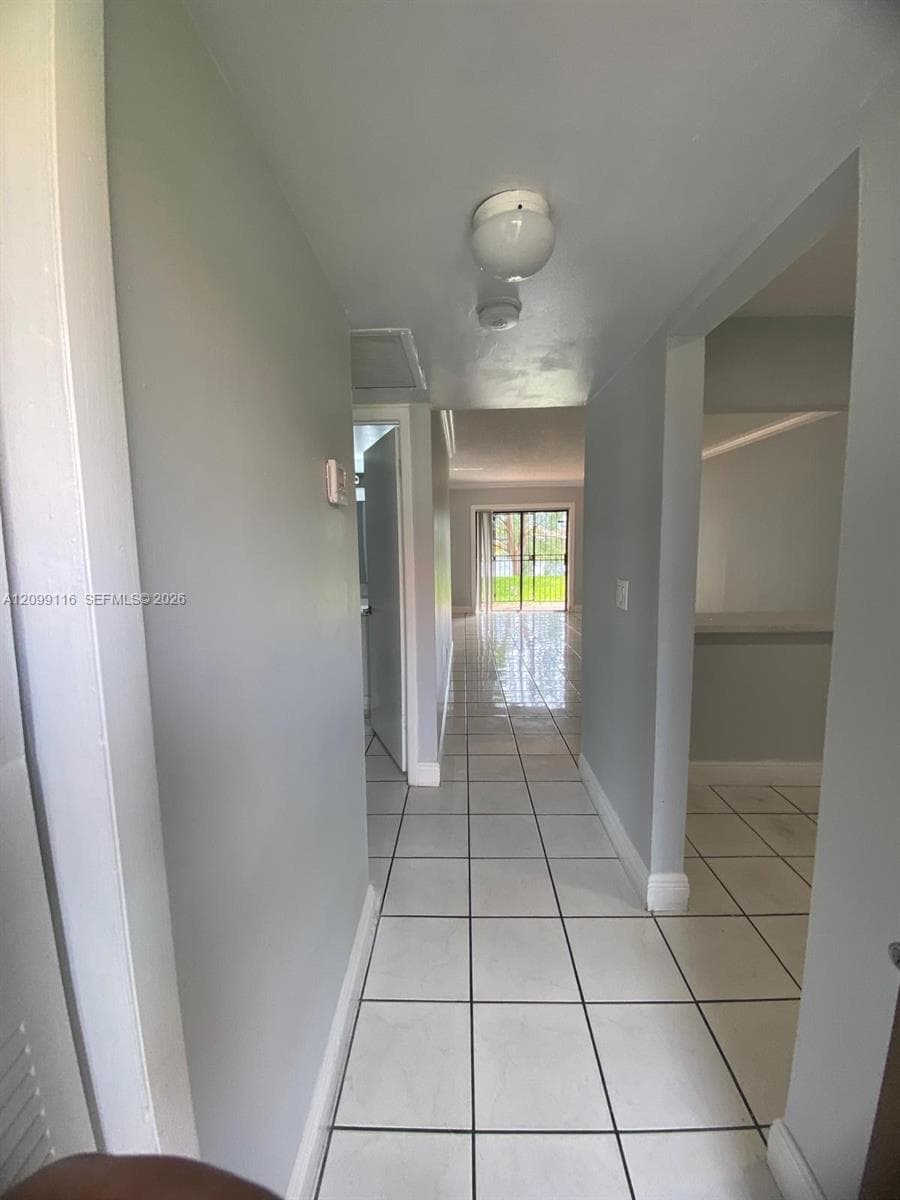 LAGO GRANDE CONDO THREE C · #41-101 in Hialeah - Photo 6
