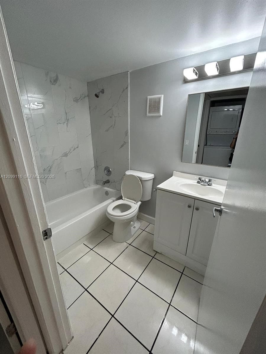 LAGO GRANDE CONDO THREE C · #41-101 in Hialeah - Photo 13