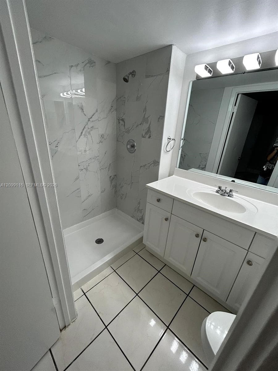 LAGO GRANDE CONDO THREE C · #41-101 in Hialeah - Photo 24