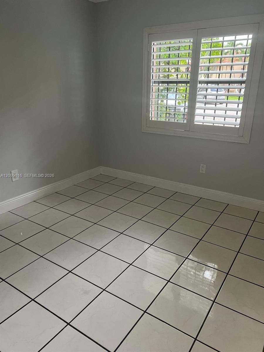 LAGO GRANDE CONDO THREE C · #41-101 in Hialeah - Photo 14