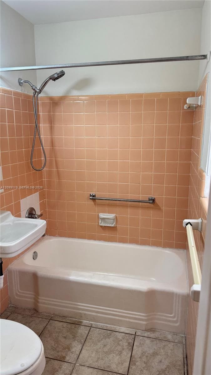 HOLLYWOOD ANNEX · #1 in Hallandale Beach - Photo 5