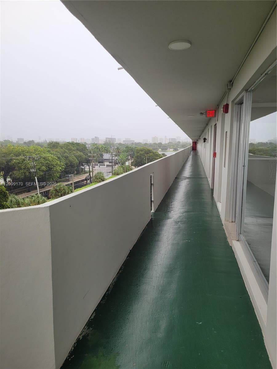 JADE WINDS · #615-1 in Miami - Photo 6