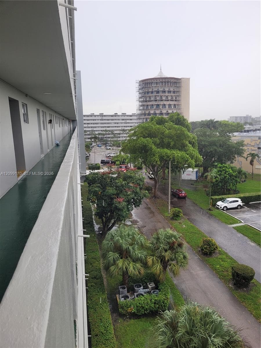 JADE WINDS · #615-1 in Miami - Photo 5