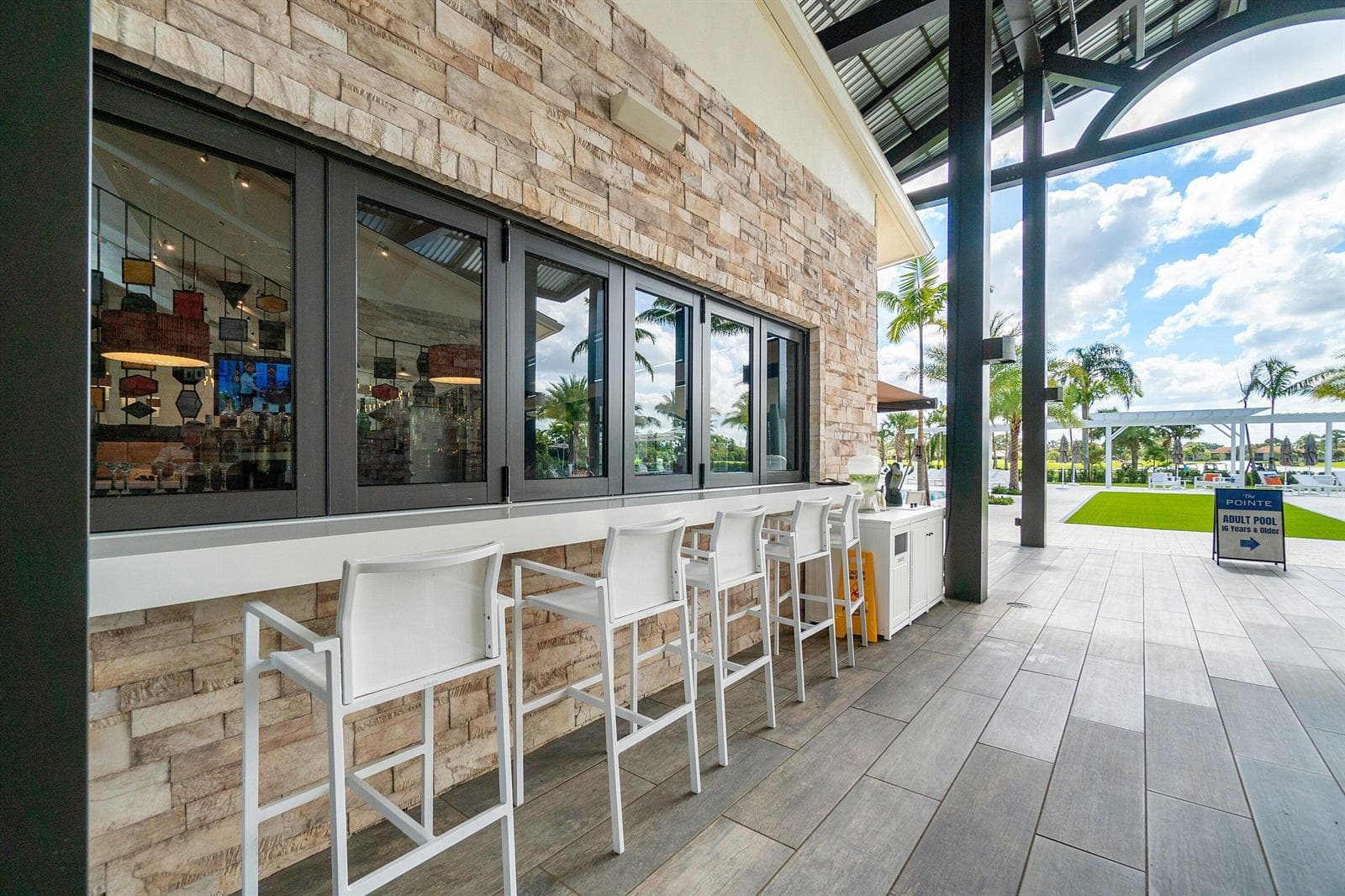 The Pointe Bar