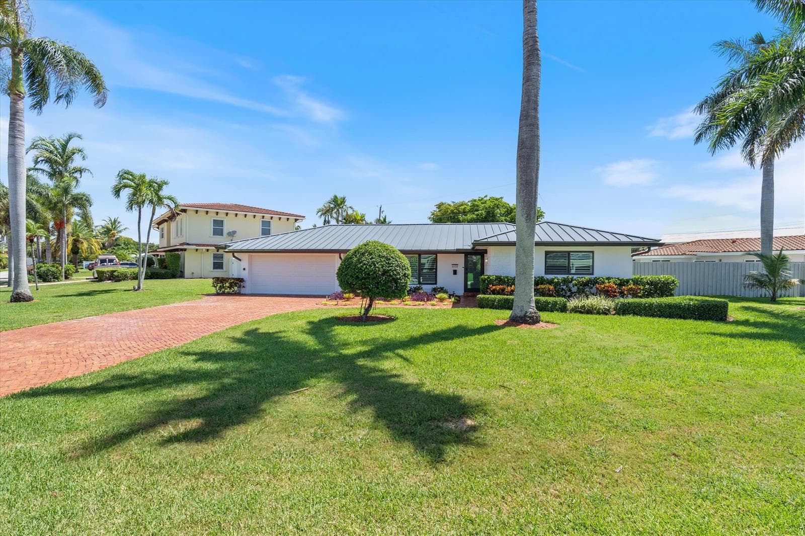 02-4410 NE 24th Ave Light House Point, F