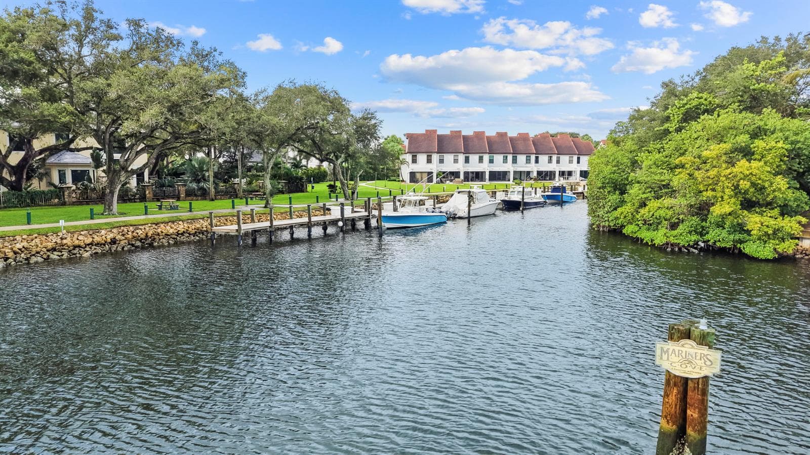 97_wpb + mariners cove - boat dock 02