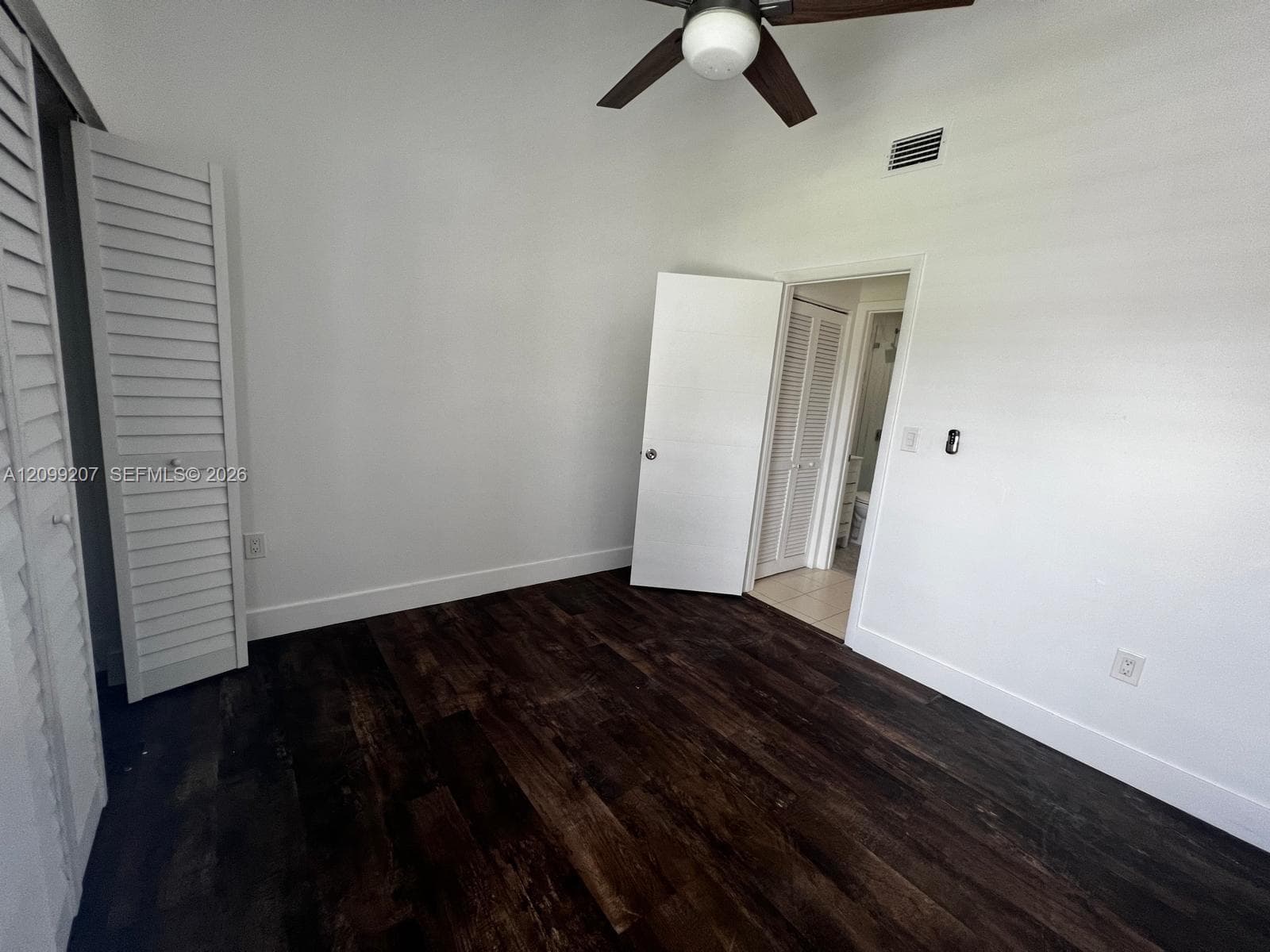 POINT LAKE CONDO I · #207 in Miami - Photo 16