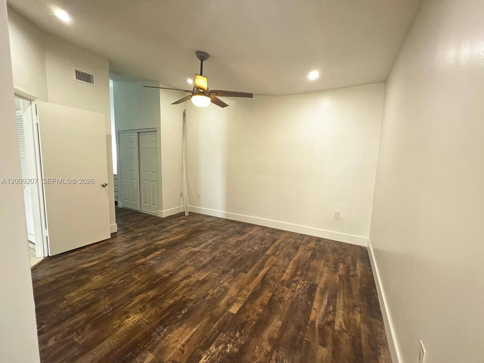 POINT LAKE CONDO I · #207 in Miami - Photo 8