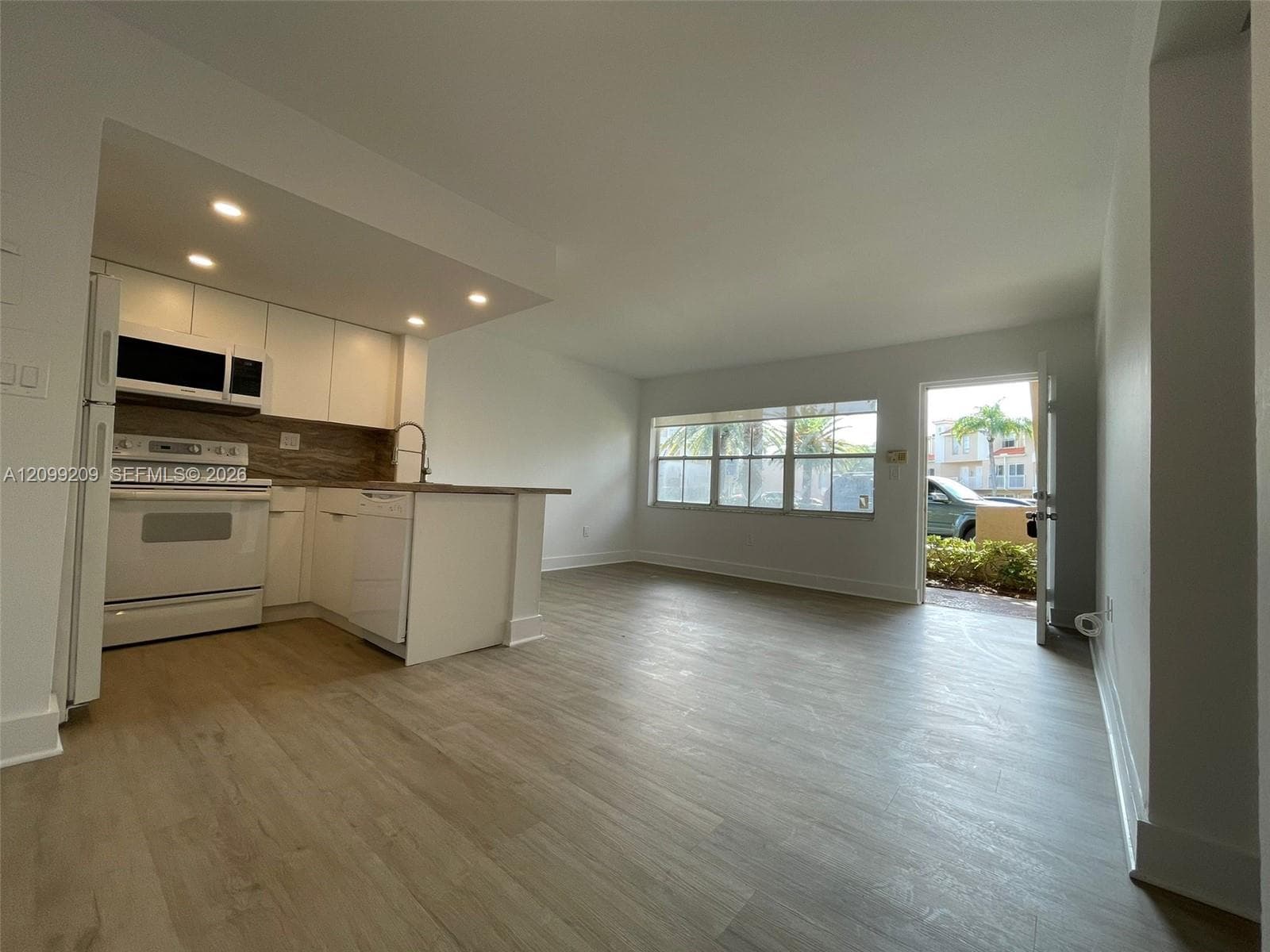 CORAL POINTE TOWNHOMES CO · #5-105 in Miami - Photo 3