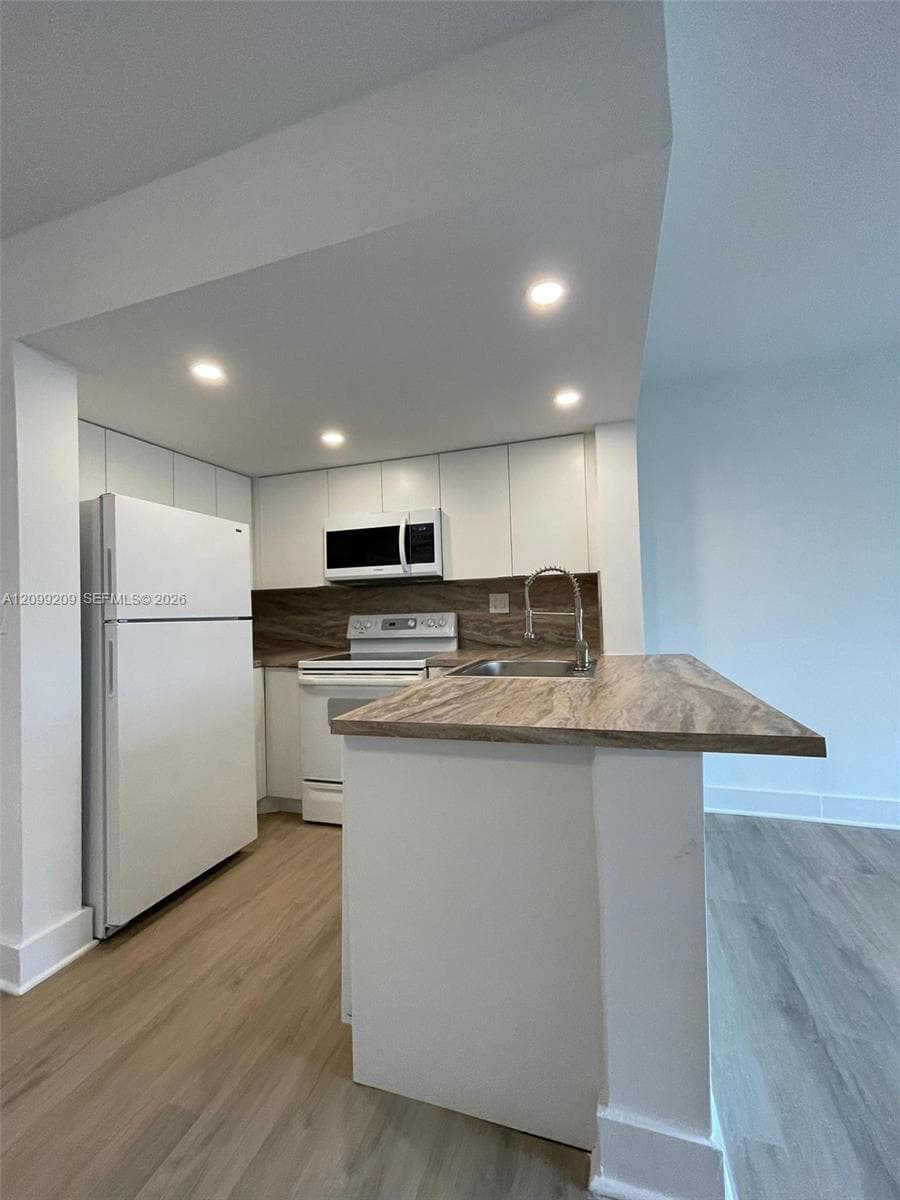 CORAL POINTE TOWNHOMES CO · #5-105 in Miami - Photo 5