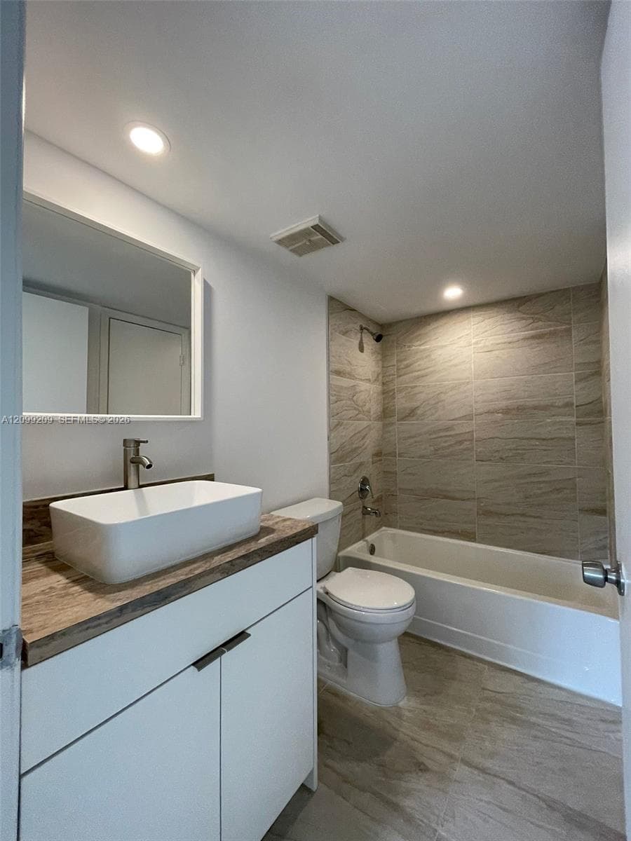 CORAL POINTE TOWNHOMES CO · #5-105 in Miami - Photo 10