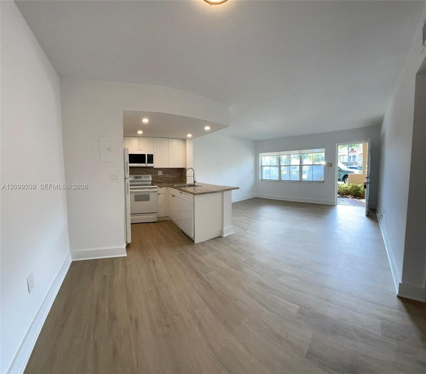 CORAL POINTE TOWNHOMES CO · #5-105 in Miami - Photo 4