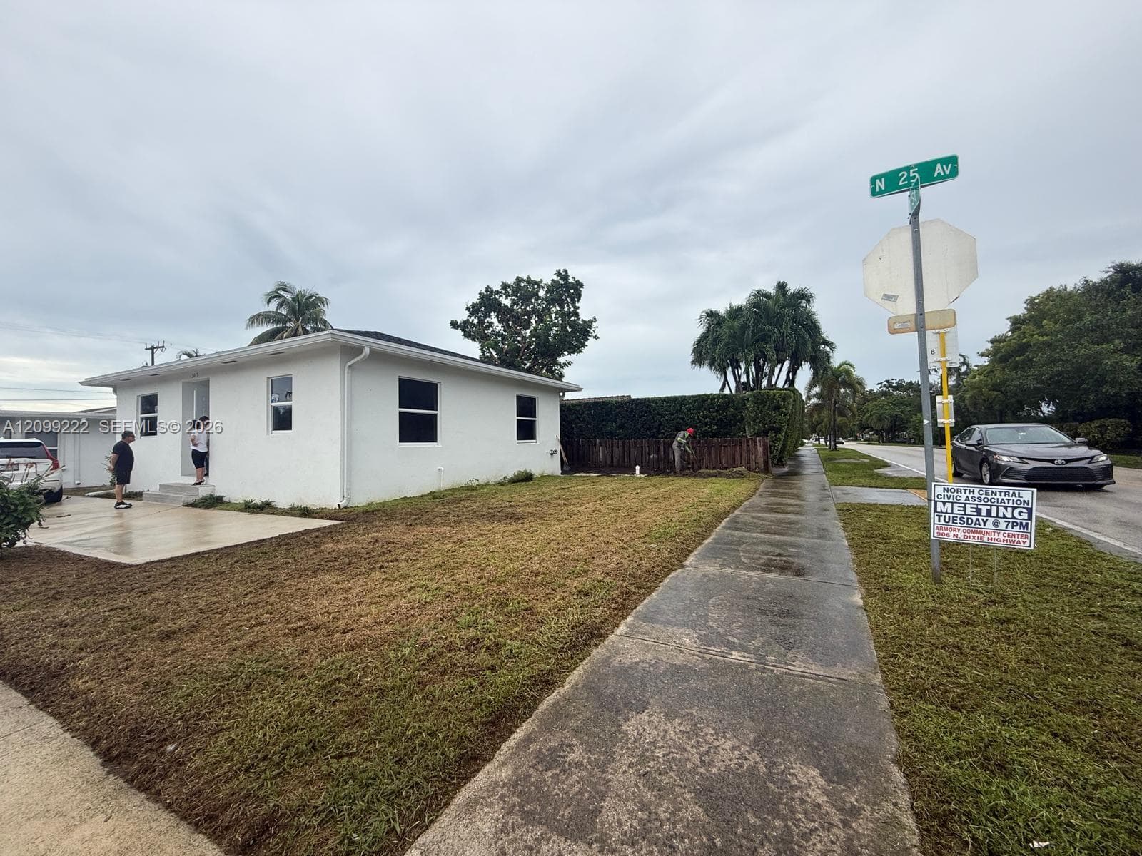 2445 Taft St #- photo 2