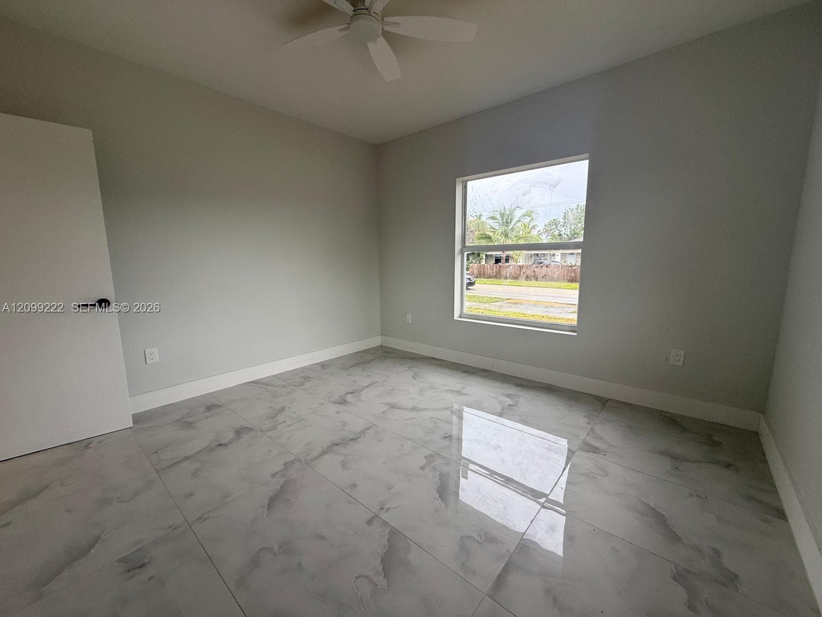 2445 Taft St #- photo 7