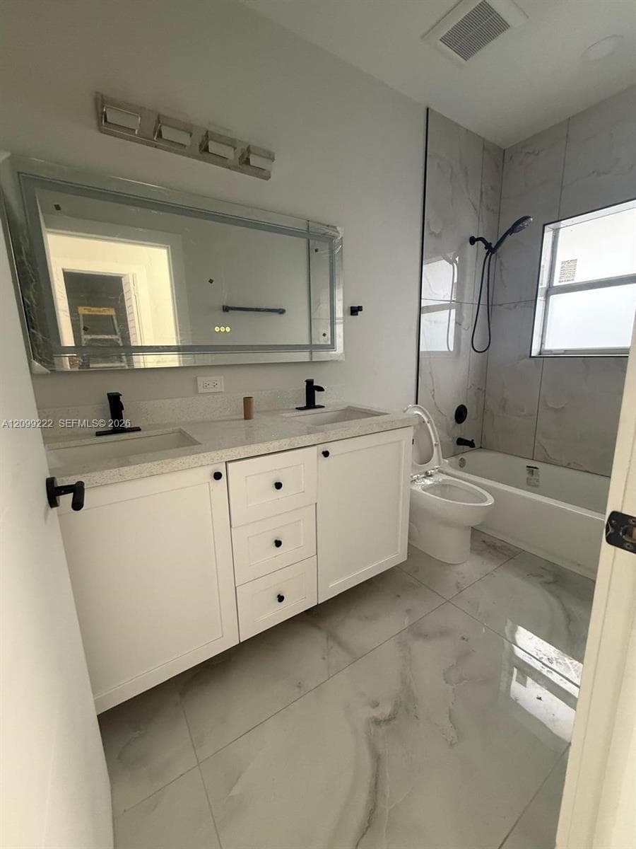 2445 Taft St #- photo 10