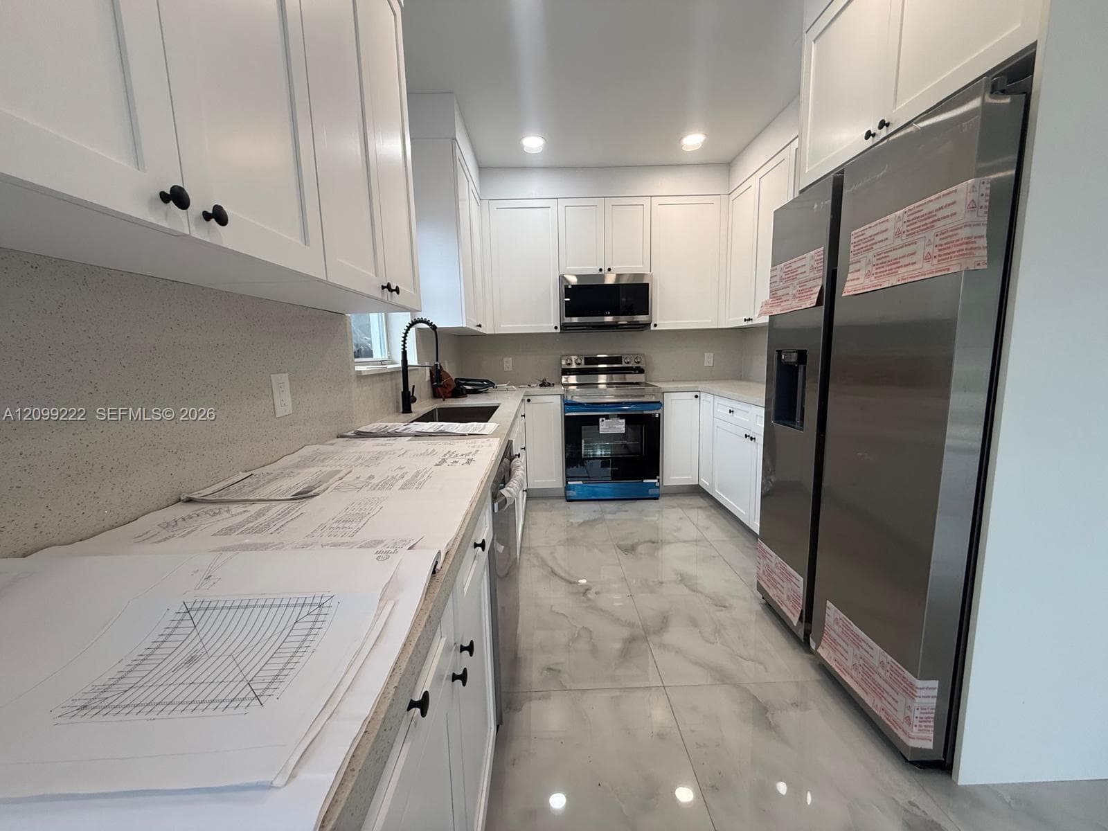 2445 Taft St #- photo 4