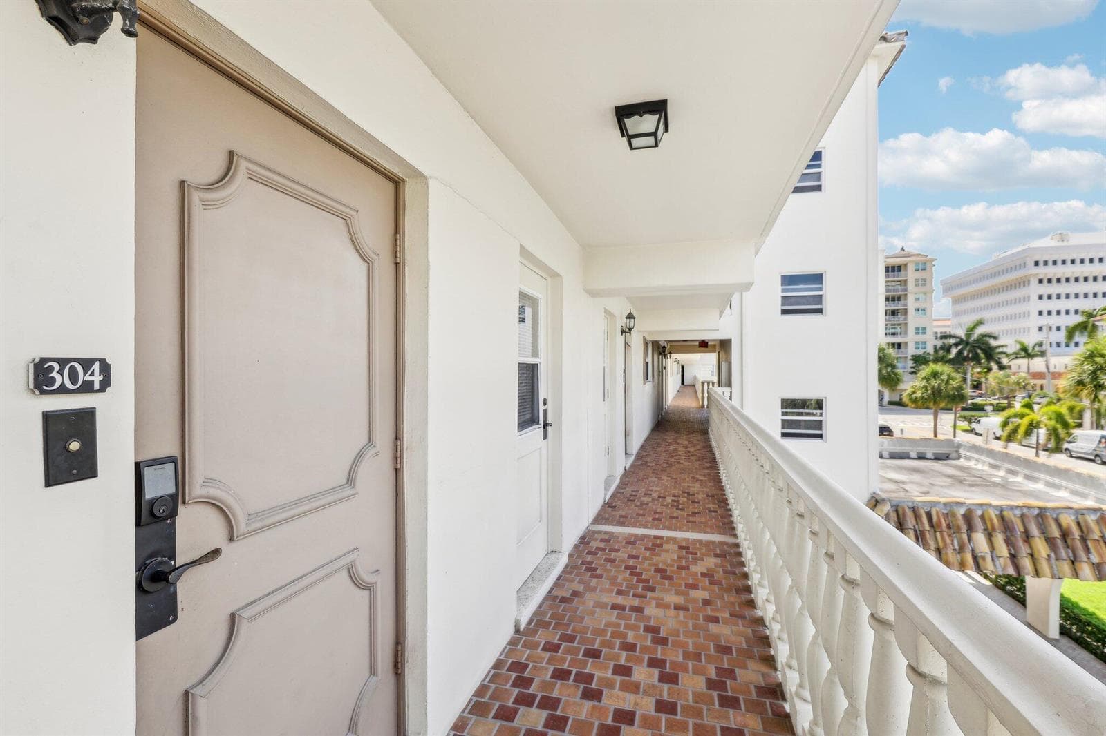 7-web-or-mls-E Royal Palm Rd-2005-007