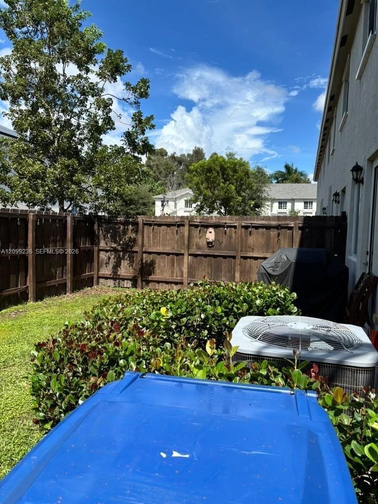 20816 NW 13th Ct photo 25