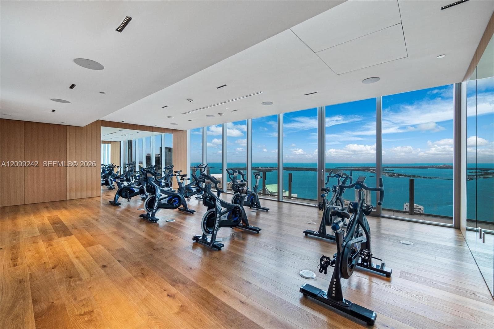 Floor 53-Spinning Room