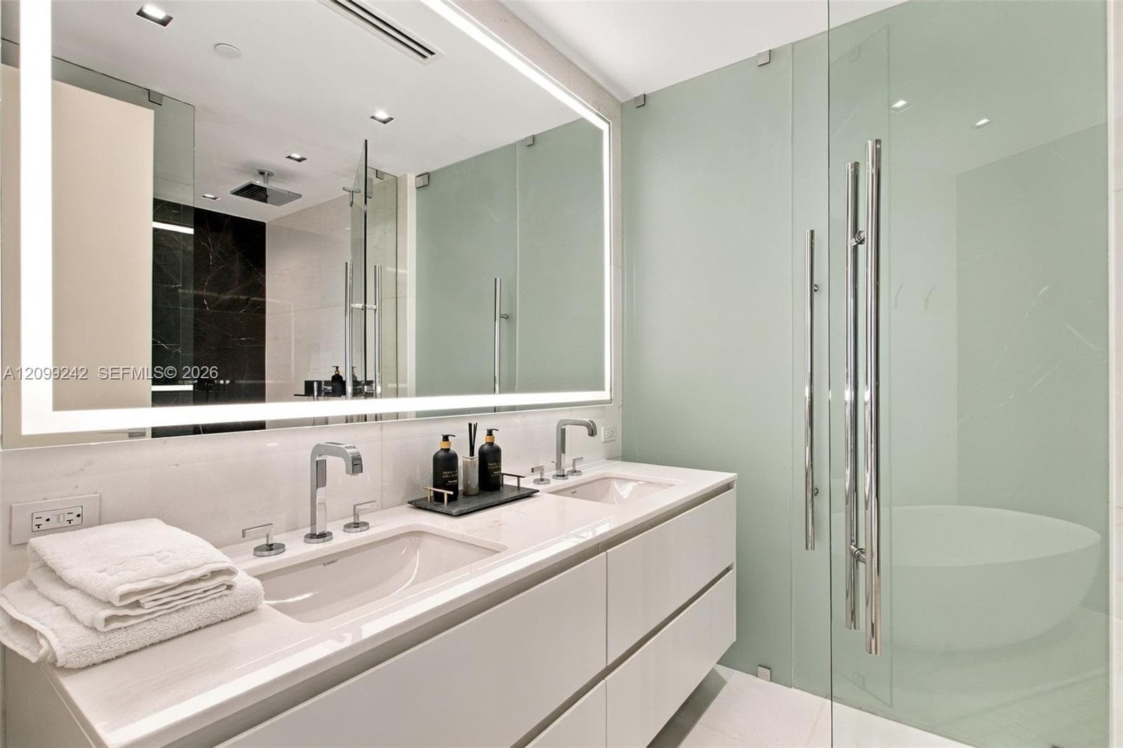 Aston Martin Residences · #5105W in Miami - Photo 14