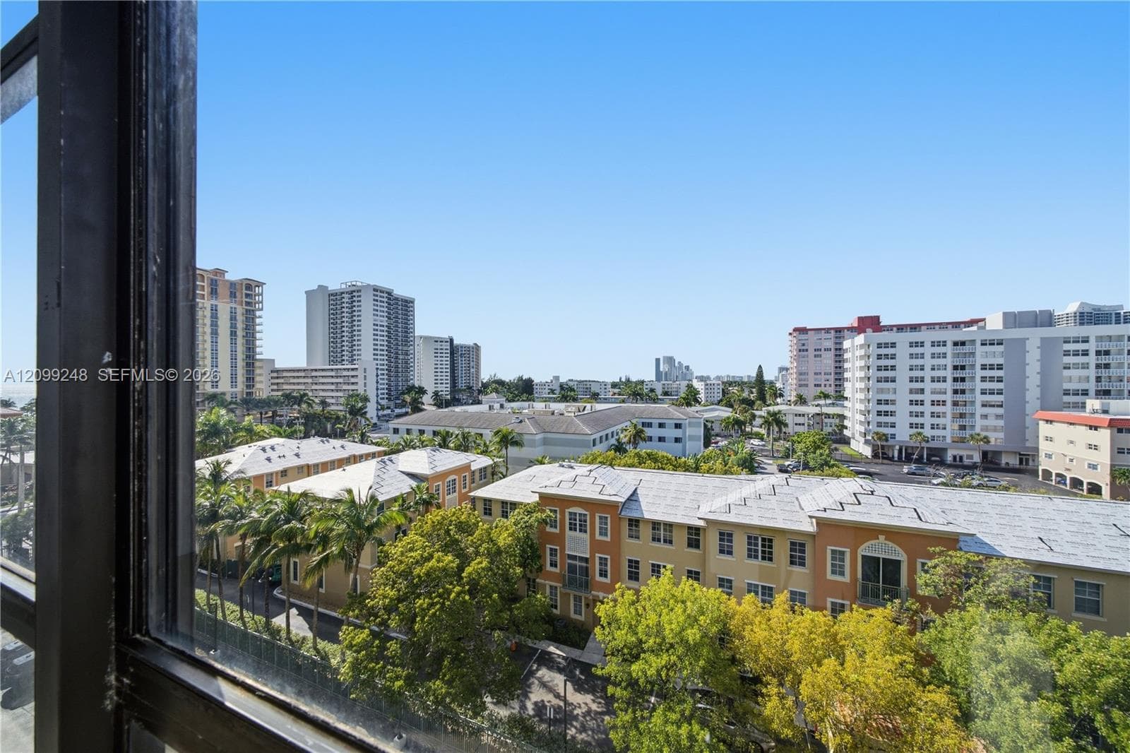 Avant Garde Condo · #703 in Hallandale Beach - Photo 12
