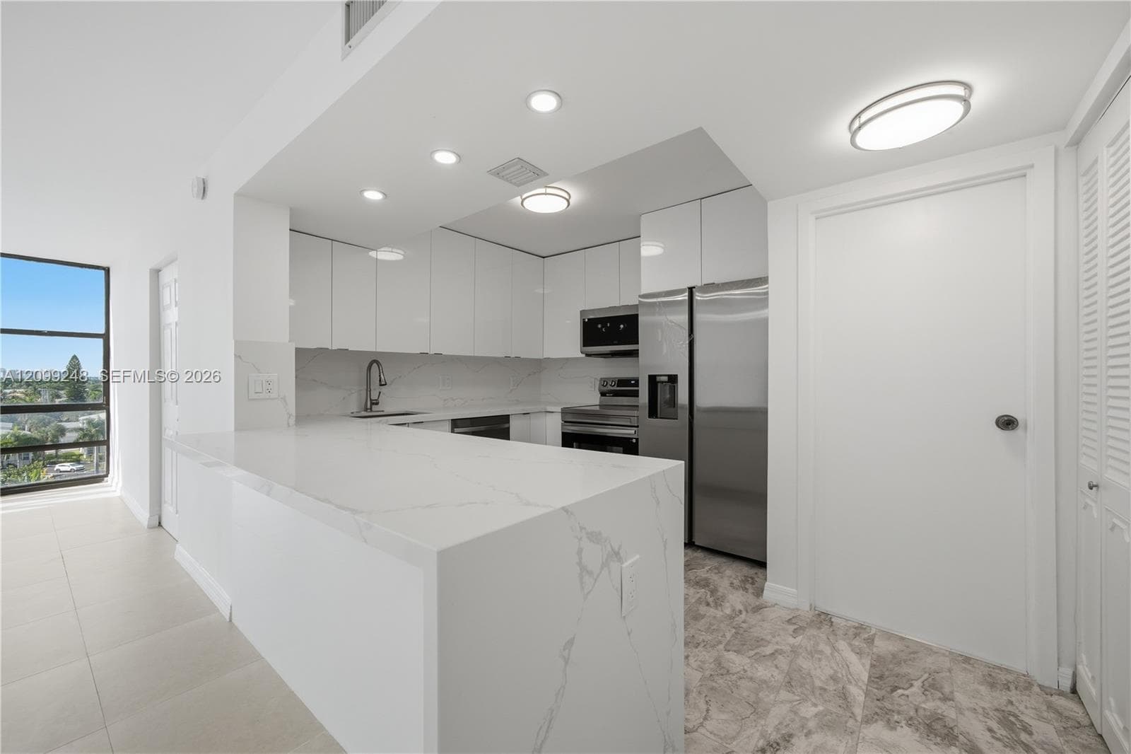 Avant Garde Condo · #703 in Hallandale Beach - Photo 3